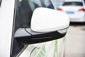 2016款荣威e550 1.5L自动旗舰版