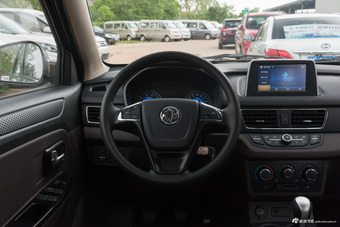 2018款风光330S 1.5L手动舒适型DK15