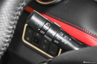 2016款哈弗H1 1.5L手动舒适型蓝标改款 钛白