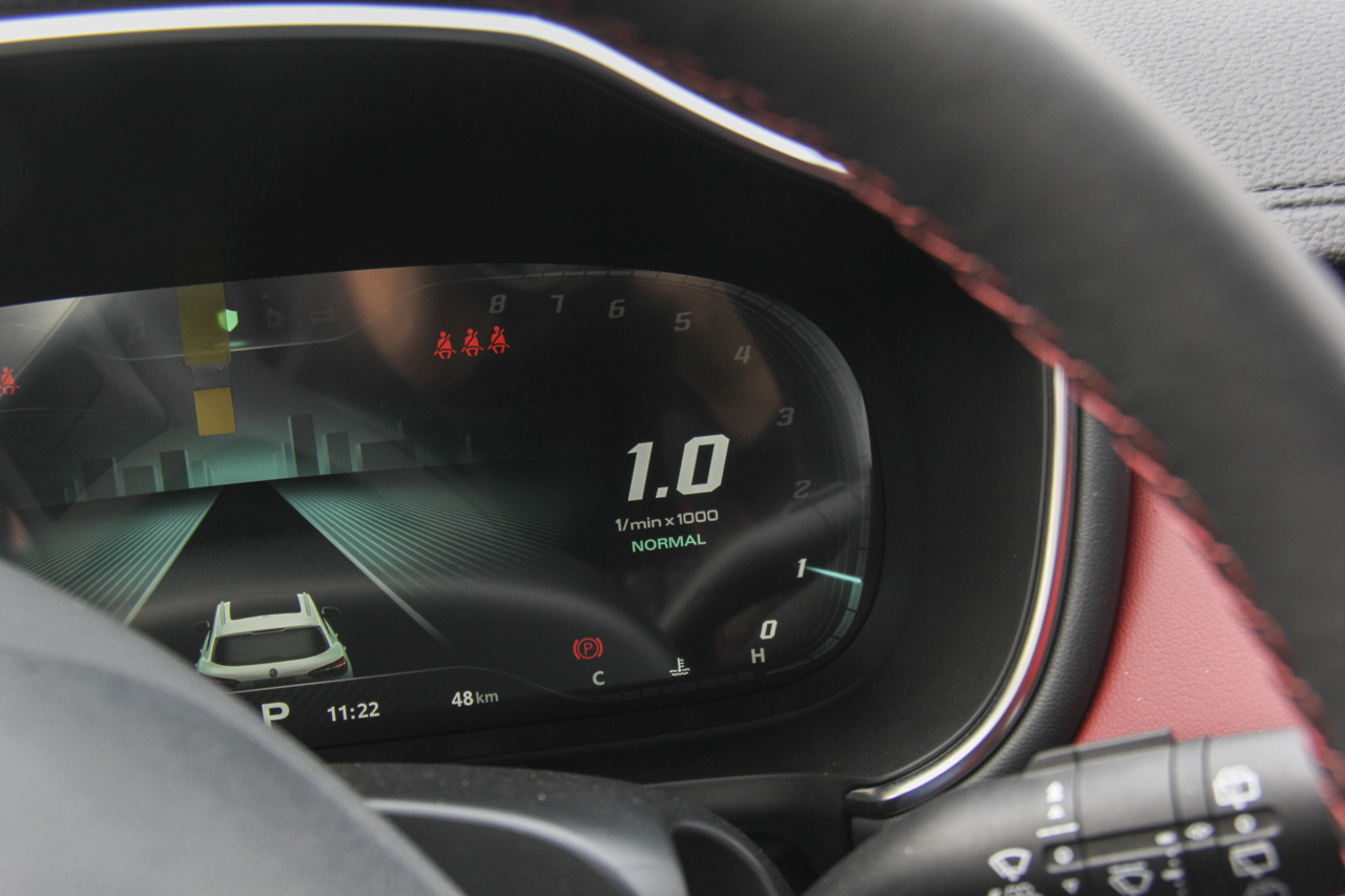 2018款名爵HS 2.0T自动四驱30T Trophy荷尔蒙超燃版