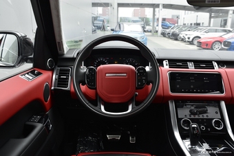 2018款路虎揽胜运动 3.0 v6锋尚创世版DYMAMIC
