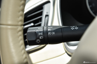 2015款楼兰 2.5L自动XV RES Plus两驱豪雅版