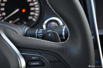 2018款英菲尼迪Q50L 2.0T自动豪华运动版