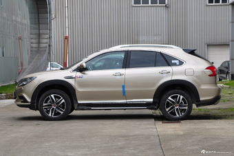 2015款比亚迪唐2.0T自动四驱旗舰型