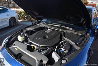 2018款英菲尼迪Q50L 2.0T自动豪华运动版