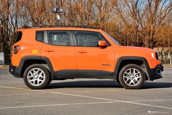 2017款自由侠2.0L自动四驱越能版