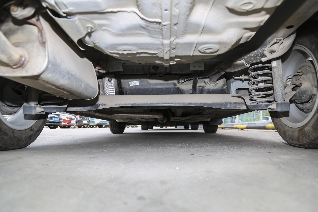 2015款赛欧3 1.5L手动理想版（天窗）