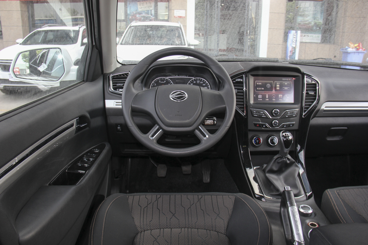 2018款陆风X8 1.8T手动汽油4X4豪华型