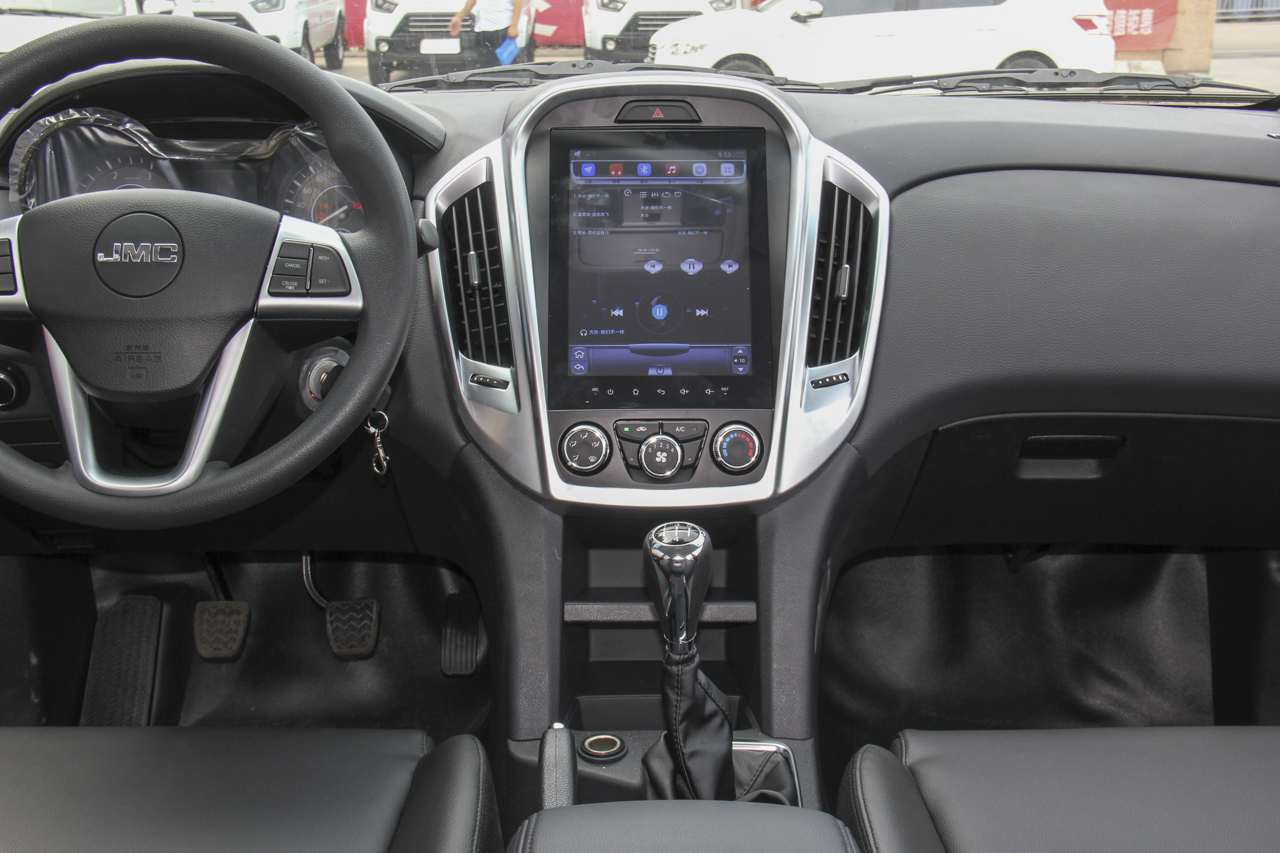 2017款域虎7 2.4T手动柴油两驱豪华版JX4D24A5L