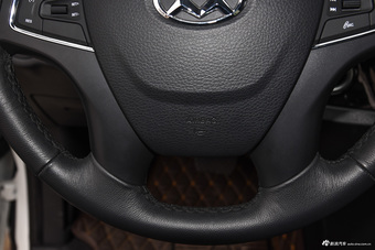 2016款上汽大通G10 2.0T自动豪华行政版