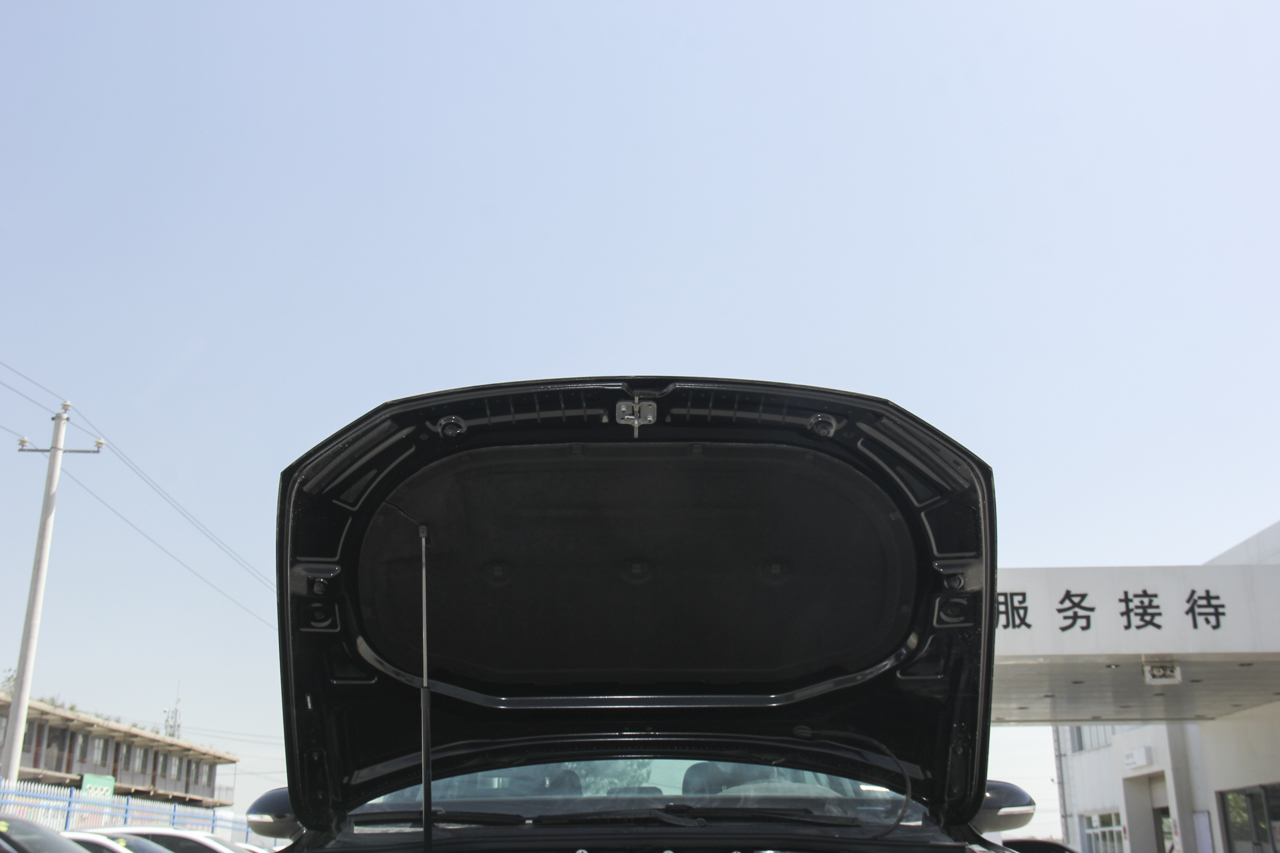 2018款迈腾1.8T自动330TSI DSG尊贵型