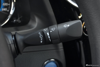 2017款卡罗拉改款双擎1.8L自动E-CVT领先版