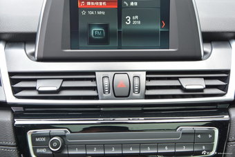 2018款宝马2系旅行车218i 1.5T自动尊享型运动套装