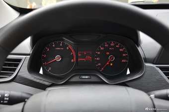 2016款宝骏310 1.2L手动超值型