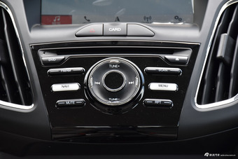 2017款福克斯三厢1.6L自动舒适型智行版