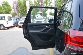 2017上汽大通D90 2.0T自动两驱水星