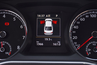 2016款帕萨特1.8T自动尊荣版330TSI