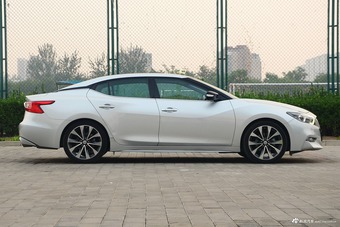 2016款西玛 2.5L自动XV至尊版 月光银