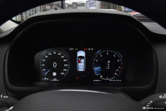 2018款沃尔沃XC90升级版 2.0T自动 T6智尊版