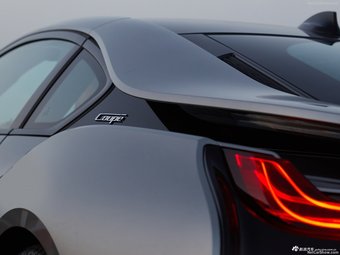 更轻更快更持久 全新宝马i8亮相