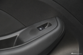 2017款名爵ZS 1.5L手动豪华版