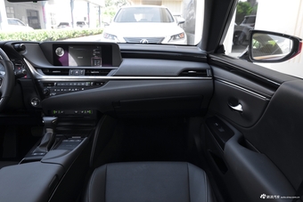 2018款雷克萨斯ES 2.0L自动200豪华版