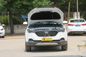 2018款奔腾X40网红版 1.6L手动豪华型