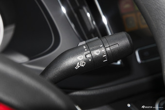 2018款荣威360 PLUS 1.5L自动尊享版