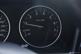 2016款宝马2系旅行车218i 1.5T自动运动设计套装 