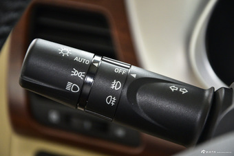 2015款海马M8 1.8T自动舒适型