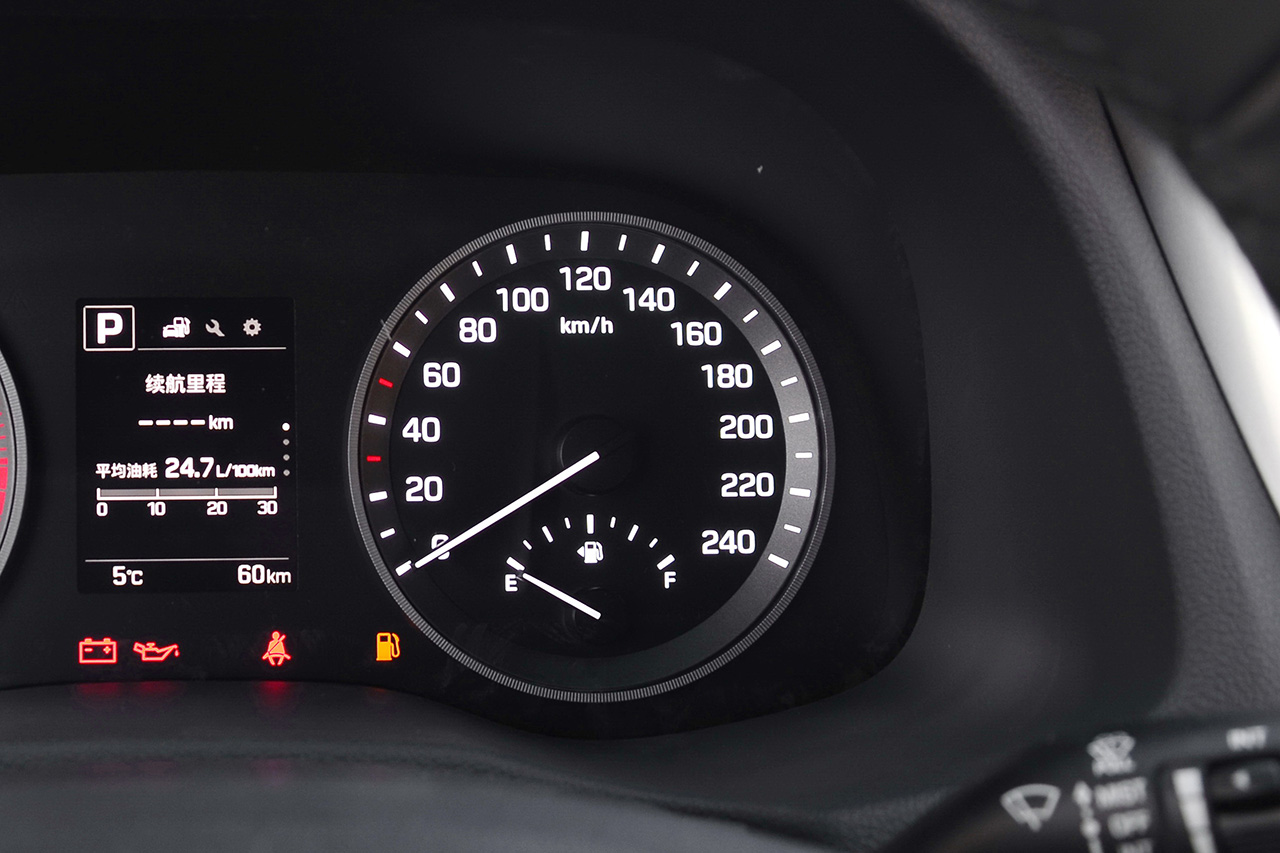 2018款全新途胜1.6T自动两驱15周年特别版