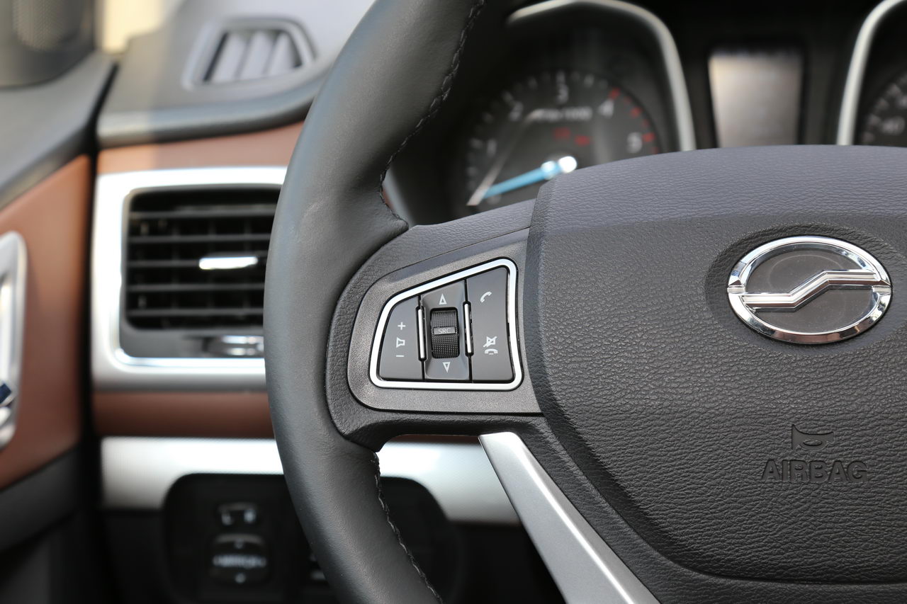 2016款领主 2.5T手动两驱超豪华型