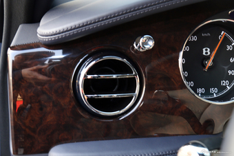 2016款慕尚6.8T自动长轴距版