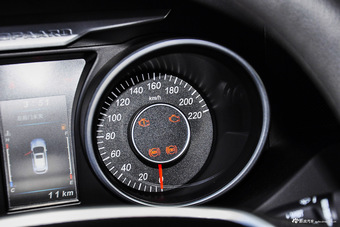 2015款猎豹CS10 2.0T手动新锐版  雅典白