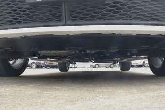 2016款艾瑞泽5 1.5L手动领潮版 俊逸白