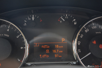 2016款标致3008 1.6THP自动至尚版 