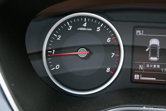 2018款宝骏530 1.8L自动精英型