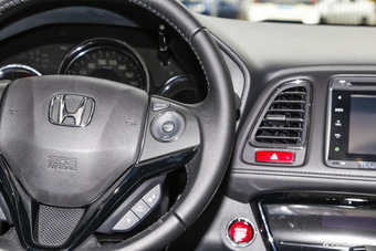 2015款缤智1.8L CVT四驱旗舰型 塔夫绸白