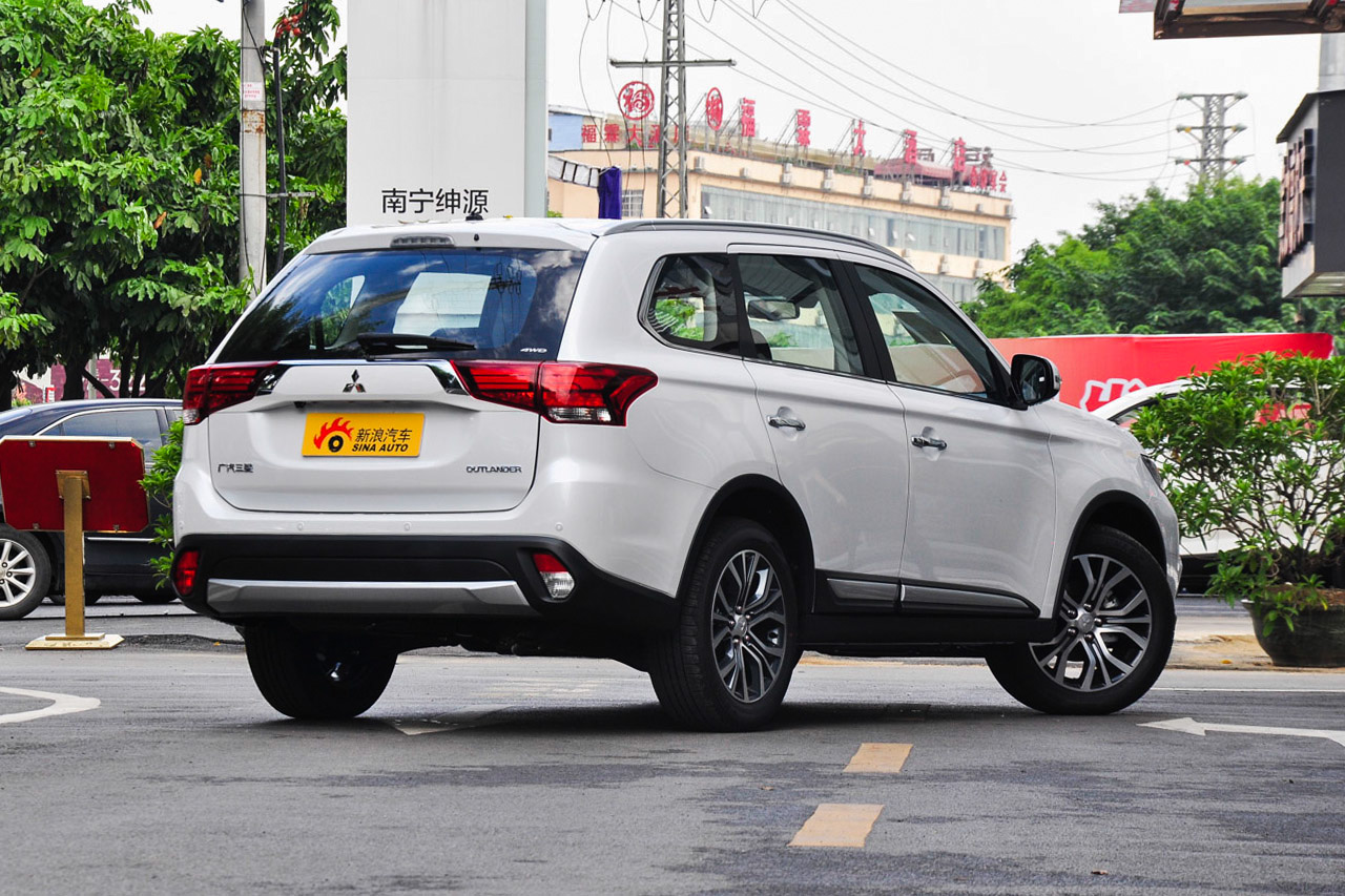 2016款欧蓝德2.4L自动四驱豪华版7座