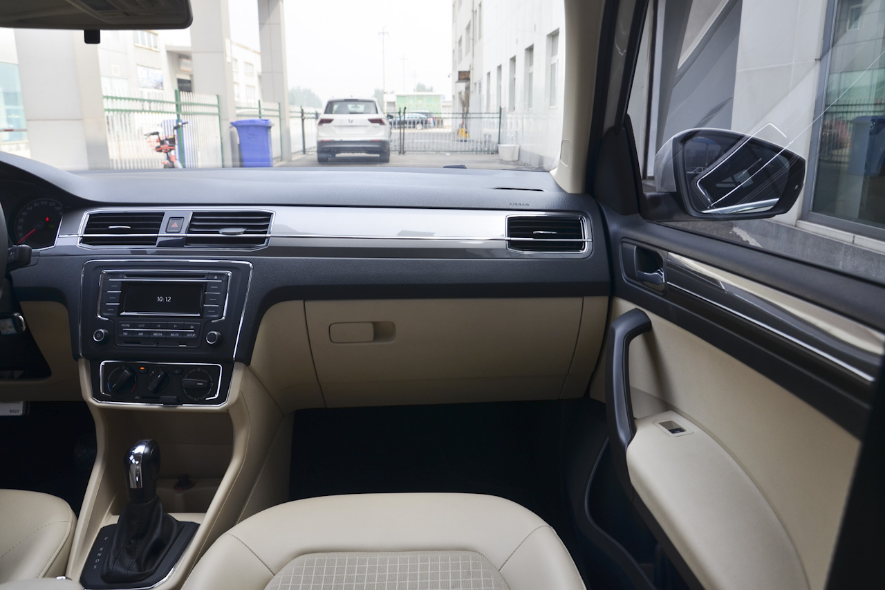 2017款桑塔纳浩纳1.6L自动豪华版