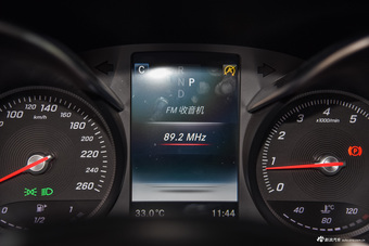 2016款奔驰GLC300 2.0T自动4MATIC动感型 宝石蓝