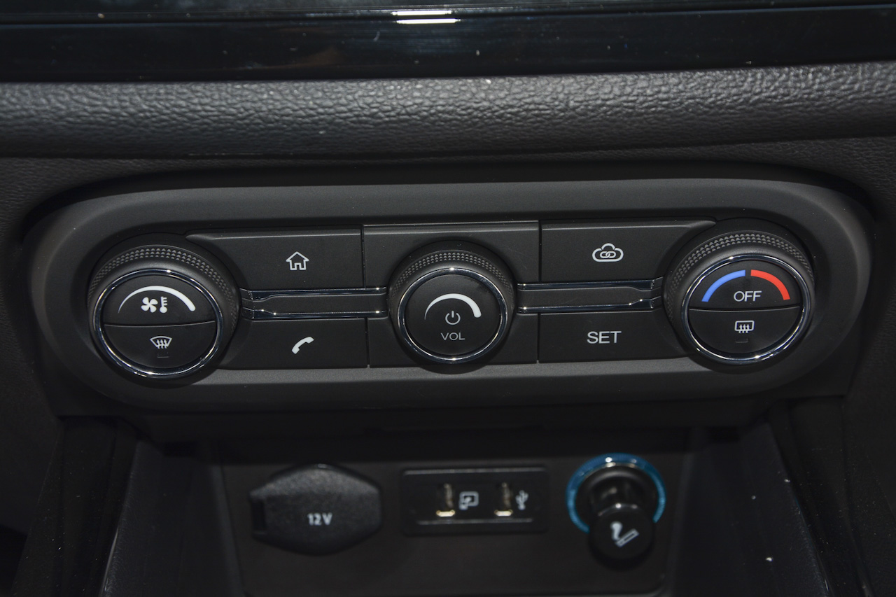 2017款瑞虎5x 1.5T自动豪华型