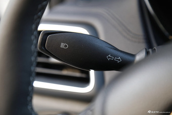 2015款福睿斯1.5L自动时尚型