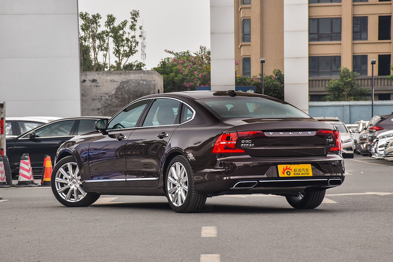 2017款沃尔沃S90 2.0T自动T5智尊版