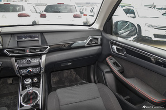 2016款大迈X5 1.5T手动精英7座型 国五 慕尼黑