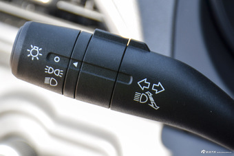 2016款名爵锐行1.5L手动超值豪华版