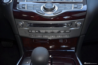 2019款英菲尼迪Q70L 2.0T自动悦享版