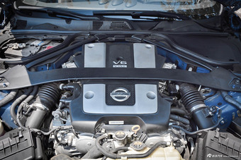 [实拍]极具侵略性 十足的战神之子 日产370Z