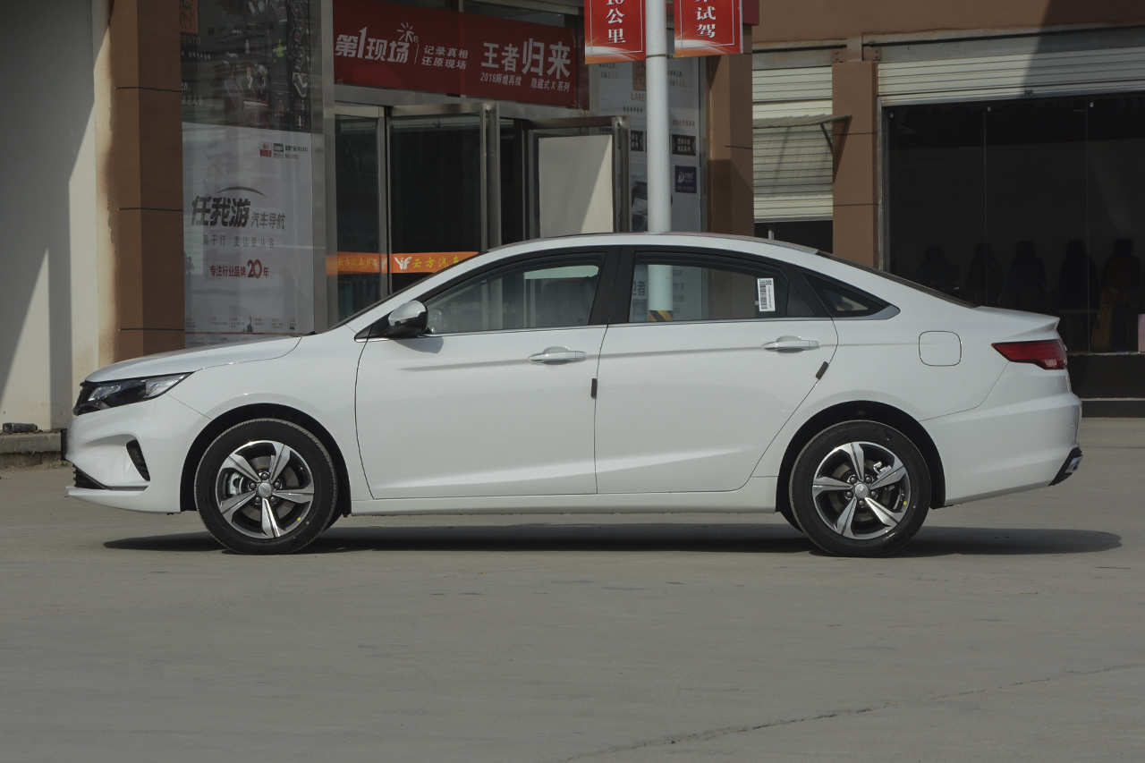 2018款吉利帝豪GL 1.8L手动精英智联型