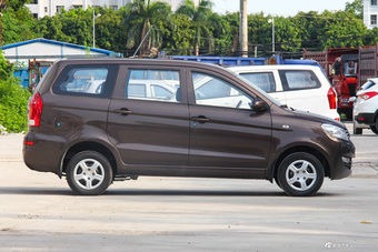 2015款风光330 1.5L手动实用型 摩卡棕